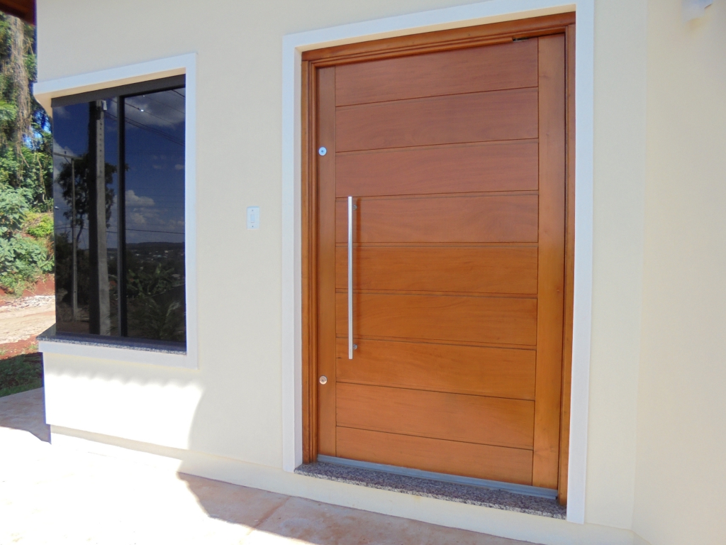 Porta externa - Portas - Produtos - Klein - Esquadrias de madeira
